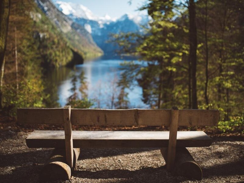 Digital Nomad Travel: How Remote Workers Approach Long-Term Slow Travel